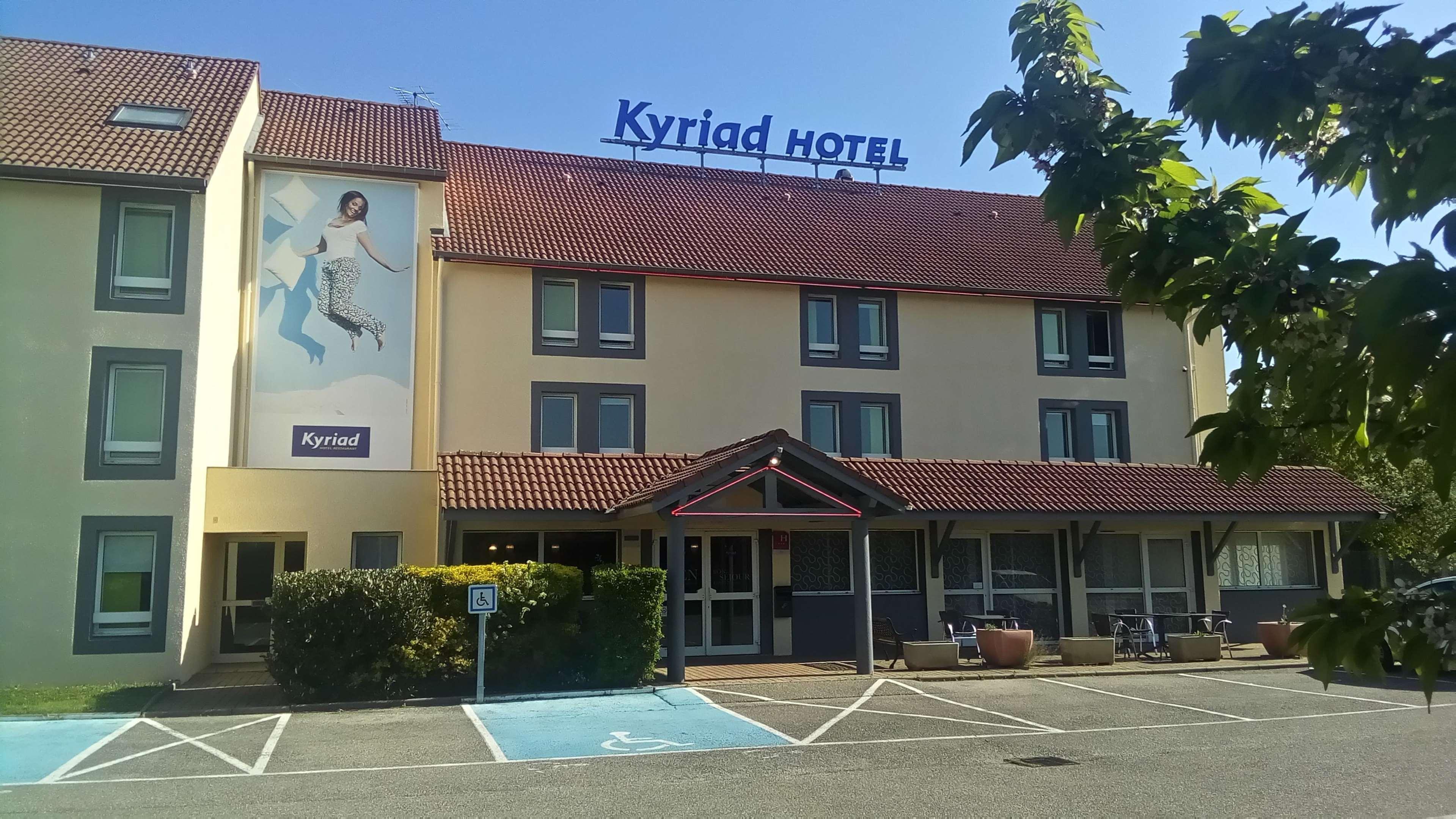 Kyriad Lyon Est - Saint Bonnet De Mure Kültér fotó